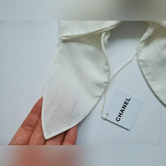 (Sale)Chanel Logo Embroidered Bow Hair Clip Brand New